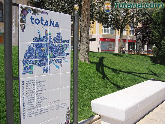 LA CONCEJALÍA DE TRÁFICO PONE EN MARCHA EL PLAN DE SEÑALIZACIÓN DIRECCIONAL E INFORMATIVA DE TOTANA, Foto 1