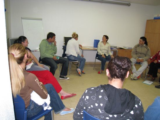 “EL CANDIL” COMIENZA EL TALLER FORMATIVO “TÉCNICAS DE BUSQUEDA DE EMPLEO”, DIRIGIDO A PERSONAS CON DIFICULTAD PARA SU INSERCIÓN LABORAL, CON LA PARTICIPAICÓN DE 16 PERSONAS (2008), Foto 1