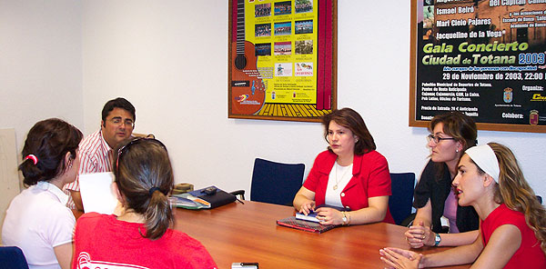 LA NUEVA ASOCIACIÓN SOCIOFORMATIVA SANITARIA SE REÚNE CON EL CONCEJAL DE PARTICIPACIÓN CIUDADANA PARA PONER EN MARCHA PROYECTO LOCAL, Foto 1