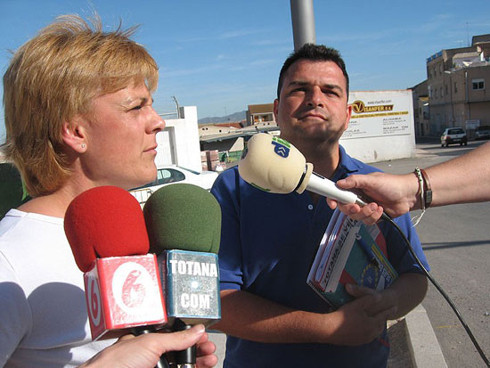 EL GRUPO MUNICIPAL DE IU INFORMA QUE VAN A ELEVAR AL PLENO UNA PROPUESTA PARA QUE EL CONCEJAL DELEGADO DE OBRAS Y SERVICIOS A LA CIUDAD DE EXPLICACIONES SOBRE LA FINALIZACIÓN DE LAS OBRAS DE LA AVENIDA JUAN CARLOS I DE TOTANA, Foto 2