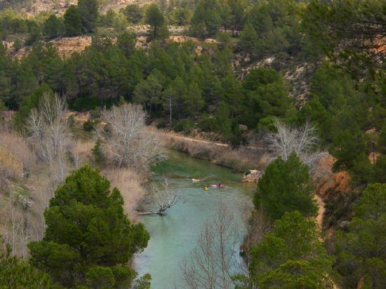 ORGANIZAN UNA ACTIVIDAD EN LA NATURALEZA DE BARRANQUISMO Y PIRAGÜISMO EN EL RÍO CABRIEL EN VALENCIA, QUE SE DESARROLLARÁ DURANTE LOS DÍAS 14 Y 15 DE JUNIO, Foto 1