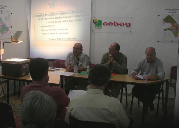 MESA REDONDA SOBRE EL PGMO DE TOTANA, Foto 3