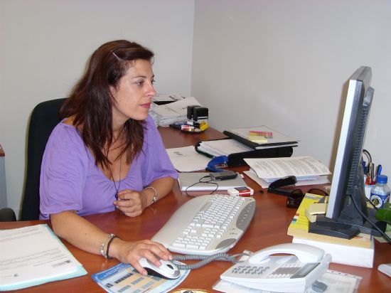 LAS CONCEJALÍAS DE FOMENTO Y EMPLEO Y DE LA MUJER ORGANIZAN TALLERES DE “INFORMÁTICA PARA TODOS”, DIRIGIDOS A TODA LA CIUDADANÍA, Foto 1