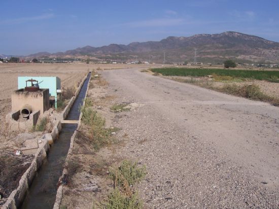 LA JUNTA DE GOBIERNO LOCAL ADJUDICA LAS OBRAS DE ARREGLO Y PAVIMENTACION DEL CAMINO DEL ANTIGUO CAMPO DE AVIACIÓN, Foto 3