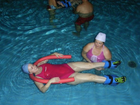 LAS NOVEDOSAS PROPUESTAS ACUÁTICAS OFERTADAS GRATUITAMENTE POR LA CONCEJALÍA DE DEPORTES TIENEN GRAN ACEPTACIÓN ENTRE LOS USUARIOS DE LA PISCINA (2007), Foto 8