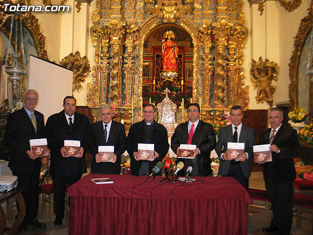 LA FUNDACIÓN LA SANTA PRESENTA LA NOVENA EDICIÓN DE LOS CUADERNOS DE LA SANTA EN EL INCOMPARABLE MARCO DE LA ERMITA DE SANTA EULALIA (2007), Foto 1