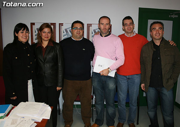 “EL CANDIL” PRESENTA SU NUEVO PROYECTO “LABOR: UN PASO A LA EMPLEABILIDAD”, QUE PRETENDE INFORMAR, FORMAR Y ORIENTAR A PERSONAS DESEMPLEADAS CON LA PUESTA EN MARCHA DE DOS CURSOS FORMATIVOS, Foto 1