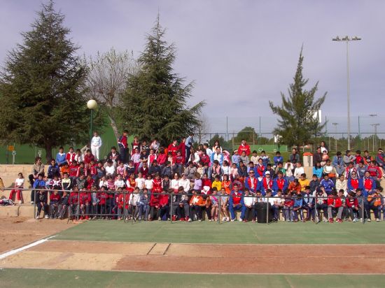 LA JORNADA DE ATLETISMO ESCOLAR ORGANIZADA POR LA CONCEJALIA DE DEPORTES REUNIÓ A 15O ESCOLARES DE LOS DIFERENTES CENTROS DE ENSEÑANZA EN EL POLIDEPORTIVO MUNICIPAL   , Foto 5