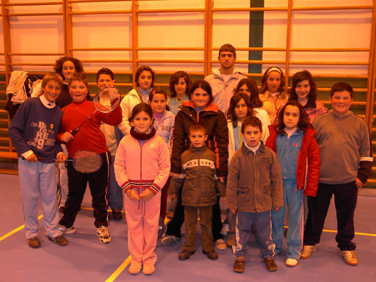 EL TORNEO DE DOBLES DE BADMINTON ESCOLAR CLAUSURA LOS MODULOS DE BADMINTON DE DEPORTE ESCOLAR ORGANIZADOS POR LA CONCEJALIA DE DEPORTES Y EL CLUB DE BADMINTON TOTANA, QUE HAN TENIDO UNA PARTICIPACIÓN DE 126 ESCOLARES, Foto 1