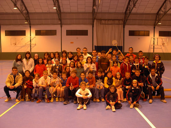 EL TORNEO DE DOBLES DE BADMINTON ESCOLAR CLAUSURA LOS MODULOS DE BADMINTON DE DEPORTE ESCOLAR ORGANIZADOS POR LA CONCEJALIA DE DEPORTES Y EL CLUB DE BADMINTON TOTANA, QUE HAN TENIDO UNA PARTICIPACIÓN DE 126 ESCOLARES, Foto 2