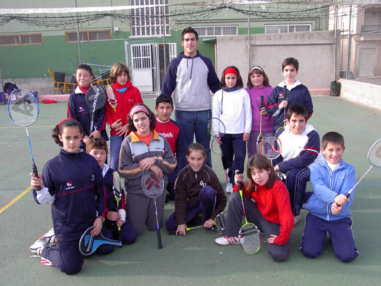 EL TORNEO DE DOBLES DE BADMINTON ESCOLAR CLAUSURA LOS MODULOS DE BADMINTON DE DEPORTE ESCOLAR ORGANIZADOS POR LA CONCEJALIA DE DEPORTES Y EL CLUB DE BADMINTON TOTANA, QUE HAN TENIDO UNA PARTICIPACIÓN DE 126 ESCOLARES, Foto 4