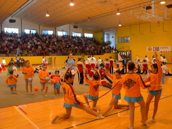 EL PABELLÓN MUNICIPAL MANOLO IBÁÑEZ ACOGIÓ LA COMPETICIÓN INTERESCUELAS DE GIMNASIA RÍTMICA EN LA QUE PARTICIPARON DEPORTISTAS DE SEIS MUNICIPIOS, Foto 1