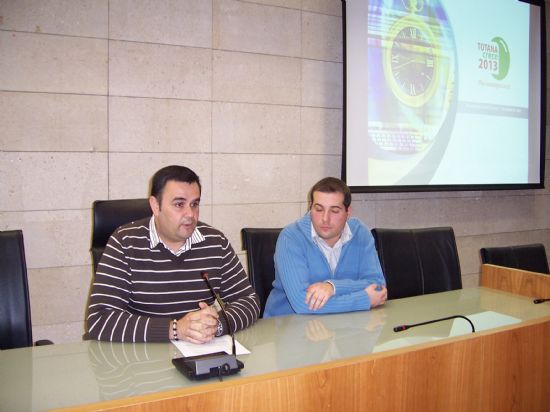 EL ALCALDE CONSTITUYE EL COMITÉ TÉCNICO DEL PLAN ESTRATÉGICO LOCAL “TOTANA CRECE 2013”, UN ÓRGANO QUE SERÁ EL ENCARGADO DE APORTAR LA EXPERIENCIA TÉCNICA MUNICIPAL PARA LA BUENA ADAPTACIÓN DEL PROYECTO A LAS NECESIDADES DE TOTANA (2008), Foto 1