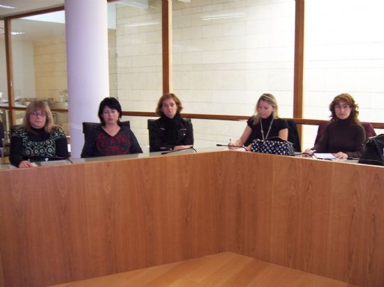 EL ALCALDE CONSTITUYE EL COMITÉ TÉCNICO DEL PLAN ESTRATÉGICO LOCAL “TOTANA CRECE 2013”, UN ÓRGANO QUE SERÁ EL ENCARGADO DE APORTAR LA EXPERIENCIA TÉCNICA MUNICIPAL PARA LA BUENA ADAPTACIÓN DEL PROYECTO A LAS NECESIDADES DE TOTANA (2008), Foto 2