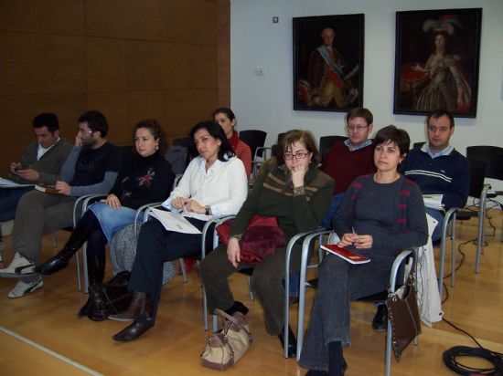 EL ALCALDE CONSTITUYE EL COMITÉ TÉCNICO DEL PLAN ESTRATÉGICO LOCAL “TOTANA CRECE 2013”, UN ÓRGANO QUE SERÁ EL ENCARGADO DE APORTAR LA EXPERIENCIA TÉCNICA MUNICIPAL PARA LA BUENA ADAPTACIÓN DEL PROYECTO A LAS NECESIDADES DE TOTANA (2008), Foto 3