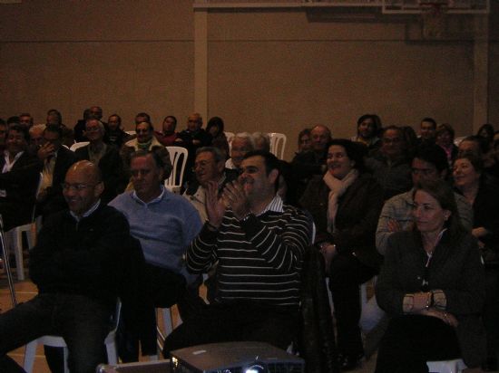 CERCA DE 200 PERSONAS, ENTRE AFILIADOS Y SIMPATIZANTES DE LAS DIFERENTES DIPUTACIONES TOTANERAS, ARROPAN AL PARTIDO POPULAR EN EL ACTO DE CAMPAÑA ELECTORAL PARA PEDANÍAS CELEBRADO EN “EL PARETÓN”, Foto 4