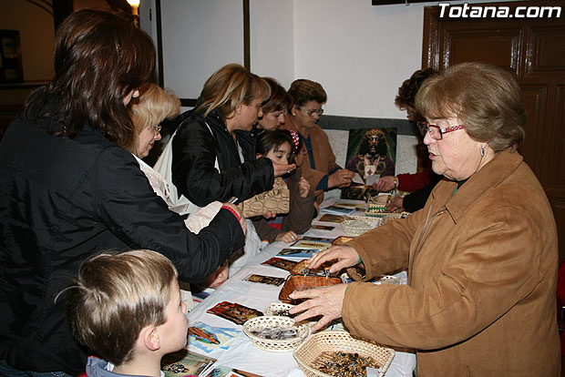 Numerosos vecinos mostraron su devoción al Cristo de Medinacelli (2008), Foto 2