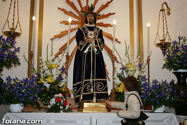 Numerosos vecinos mostraron su devoción al Cristo de Medinacelli (2008), Foto 5