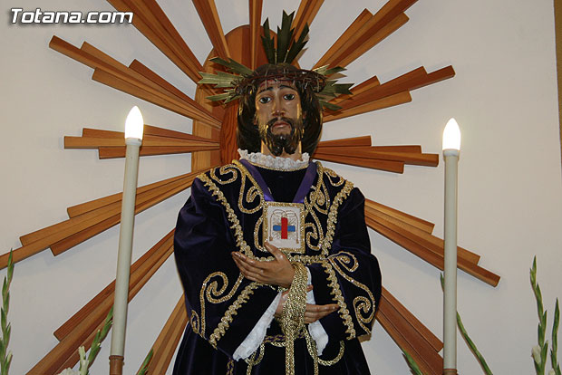 Numerosos vecinos mostraron su devoción al Cristo de Medinacelli (2008), Foto 1