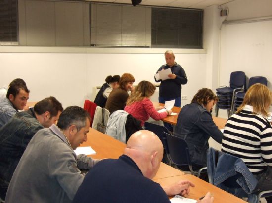 INAUGURAN EL CURSO DE TREINTA HORAS DE “INGLÉS BÁSICO”, DIRIGIDO A TRABAJADORES EN ACTIVO Y AUTÓNOMOS (2008), Foto 3