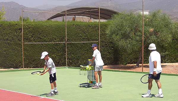 ACTIVIDADES VERANO POLIDEPORTIVO EN EL POLIDEPORTIVO Y EL COMPLEJO DEPORTIVO DEL PARETÓN , Foto 1