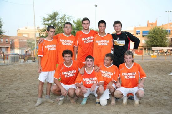 EL EQUIPO “PANADERÍA FLORIDA” SE PROCLAMA CAMPEÓN DEL TORNEO DE FÚTBOL PLAYA JUVENIL ORGANIZADO POR LA CONCEJALÍA DE DEPORTES, Foto 2