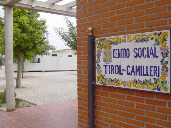 LOS CONCEJALES DE PARTICIPACIÓN CIUDADANA Y EDUCACIÓN DEFIENDEN LA UBICACIÓN DE LOS ESCOLARES DE EDUCACIÓN INFANTIL DEL NUEVO COLEGIO TIROL-CAMILLERI EN UNAS DEPENDENCIAS DEL CENTRO SOCIAL DEL MISMO BARRIO, Foto 1