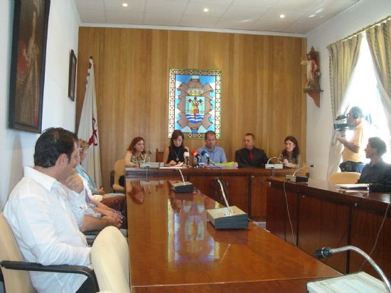 EL ALCALDE Y CONCEJAL DE JUVENTUD REALIZAN UNA RECEPCIÓN A UNA DELEGACIÓN DE JÓVENES EUROPEOS QUE PARTICIPAN EN UN PROYECTO COMUNITARIO DE INTERVENCIÓN JUVENIL   , Foto 1