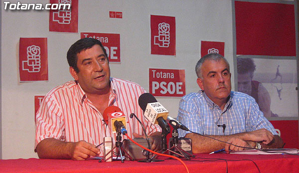 EL PSOE ACUSA A JUAN CARRIÓN DE OCULTARLES INFORMACIÓN, Foto 1