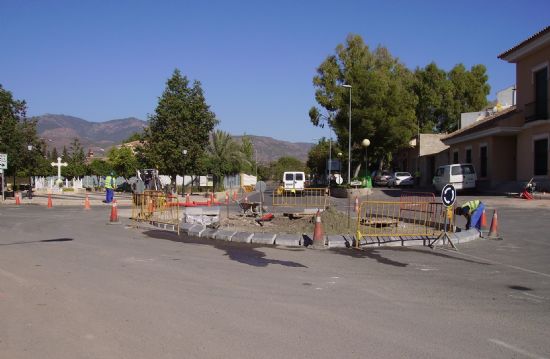 COMIENZAN LAS OBRAS DE CONSTRUCCIÓN DE LA NUEVA GLORIETA EN LA CRUZ DE LA MISIÓN QUE CANALIZARÁ EL TRÁFICO DEL CASCO URBANO CON LAS CARRETERAS DE LA SANTA Y LA HUERTA, Foto 3