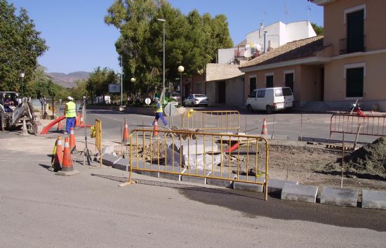 COMIENZAN LAS OBRAS DE CONSTRUCCIÓN DE LA NUEVA GLORIETA EN LA CRUZ DE LA MISIÓN QUE CANALIZARÁ EL TRÁFICO DEL CASCO URBANO CON LAS CARRETERAS DE LA SANTA Y LA HUERTA, Foto 4