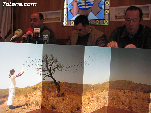 EL AYUNTAMIENTO DE TOTANA SE ADHIERE AL PROYECTO “LIBRO” PARA LA REUTILIZACIÓN DE LIBROS EN LAS ZONAS DE HABLA HISPANA, Foto 1