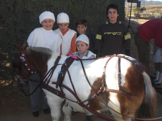 EL TRADICIONAL “AUTO DE LOS REYES MAGOS”, CUYA CELEBRACIÓN PRETENDE MANTENER ANTIGUAS COSTUMBRES Y TRADICIONES DEL MUNICIPIO DE TOTANA, CONGREGÓ A UN NUMEROSO PÚBLICO EN LA PEDANÍA DE “EL PARETÓN” (2008), Foto 3