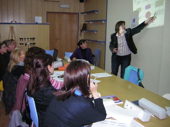 EL AYUNTAMIENTO DE TOTANA SE ADHIERE JUNTO A OTROS DOS MUNICIPIOS AL PROYECTO “MURCIA ACTIVA POR EL EMPLEO RURAL” (MAPER) PARA FAVORECER LA INSERCIÓN LABORAL DE LOS COLECTIVOS MÁS DESFAVORECIDOS (2008), Foto 2