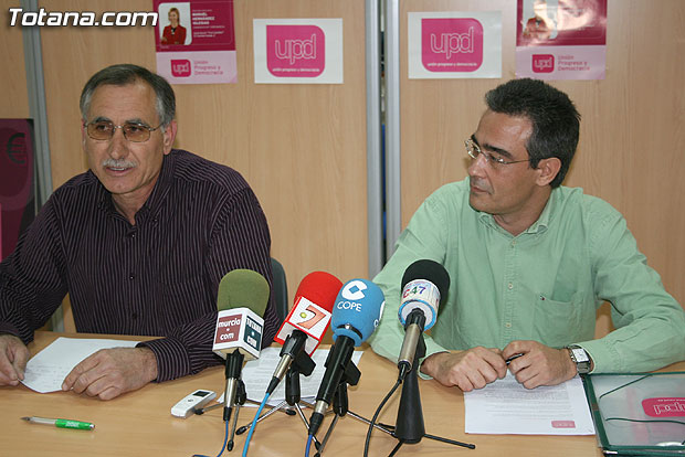SE PRESENTA EN TOTANA EL NUEVO PARTIDO UPyD, Foto 1