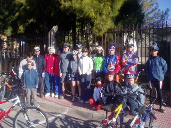 CONCEJALÍA DE DEPORTES COMIENZA EL PROGRAMA DE RUTAS EN BICICLETA DE MONTAÑA PRIMAVERA´2005 , Foto 1