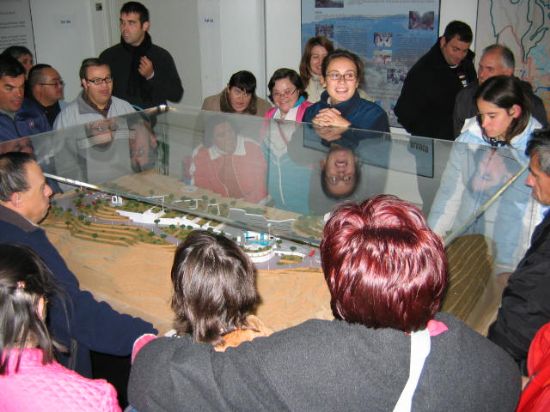 EL CENTRO OCUPACIONAL “JOSÉ MOYÁ” DE TOTANA VISITA LAS VANGUARDISTAS INSTALACIONES DE CEMACAM EN TORRE GUIL, Y REALIZA TALLERES SOBRE EL RECICLAJE DE RESIDUOS EN EL HOGAR   , Foto 2