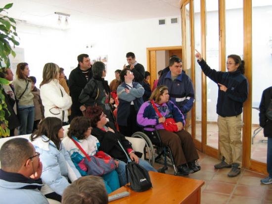 EL CENTRO OCUPACIONAL “JOSÉ MOYÁ” DE TOTANA VISITA LAS VANGUARDISTAS INSTALACIONES DE CEMACAM EN TORRE GUIL, Y REALIZA TALLERES SOBRE EL RECICLAJE DE RESIDUOS EN EL HOGAR   , Foto 3