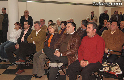 LA DIPUTADA NACIONAL DEL PP, ELVIRA RODRÍGUEZ , APOYA CON SU PRESENCIA AL PARTIDO POPULAR  DE TOTANA EN LA CAMPAÑA DE RECOGIDA DE FIRMAS “TODOS TENEMOS DERECHO A OPINAR”, Foto 5