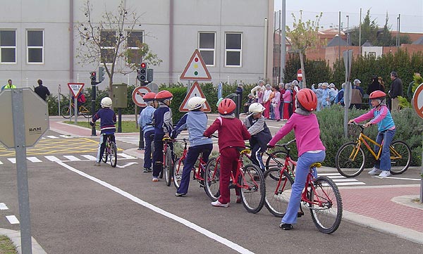 COLEGIO DE MARIA Y DELEGACION MUNICIPAL DE VELEZ RUBIO, AMBOS DE LA VECINA PROVINCIA DE ALMERIA, VISITAN EL PARQUE DE EDUCACION VIAL, Foto 3