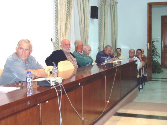 EL CONCEJAL DE DEPORTES PRESENTA A LOS CLUBES DEPORTIVOS EL NUEVO PROYECTO DE LA CIUDAD DEPORTIVA DE TOTANA QUE SE CONSTRUIRÁ EN LA TIRA DEL LIENZO, Foto 2