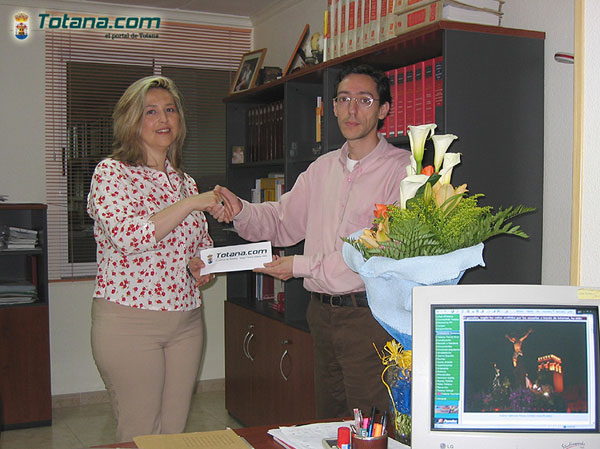 LOS GANADORES DEL II CONCURSO DE FOTOGRAFÍA DIGITAL SEMANA SANTA 2005 RECIBIEROS SUS PREMIOS, Foto 1