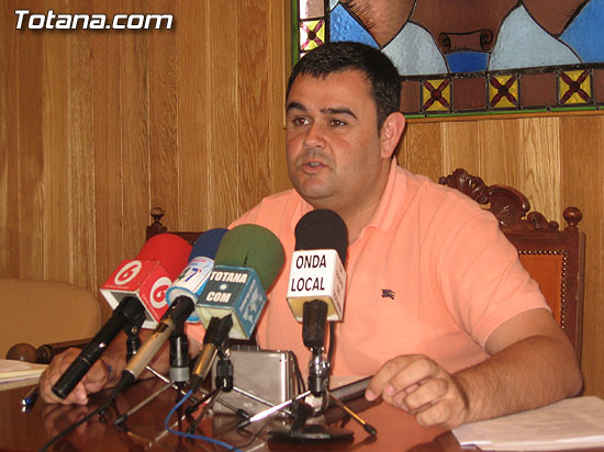 El AYUNTAMIENTO DE TOTANA ALCANZA UN ACUERDO CON LA COMUNIDAD DE REGANTES PARA OPTIMIZAR LOS RECURSOS HIDRÁULICOS MEDIANTE LA RECOGIDA DE PLUVIALES DE RAMBLAS Y SU DEPÓSITO EN UN PANTANO, Foto 1