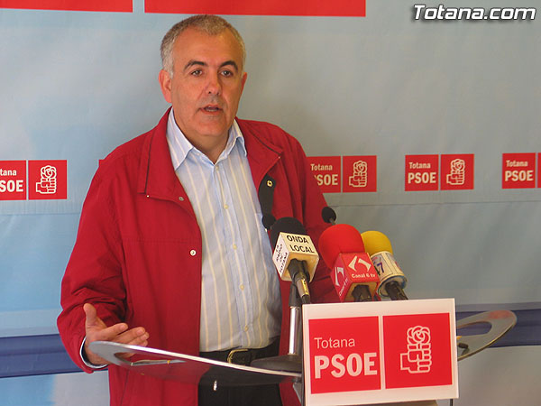 EL PSOE DENUNCIA QUE HAY TRABAJADORES EN EL AYUNTAMIENTO SIN DAR DE ALTA EN LA SEGURIDAD SOCIAL, Foto 1