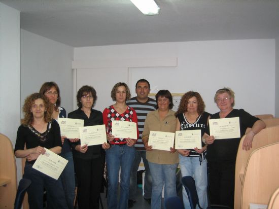 SE CLAUSURA EL CURSO DE “INFORMÁTICA BÁSICA E INTERNET” IMPARTIDO EN LA WALA DEL PARRAL, Foto 1