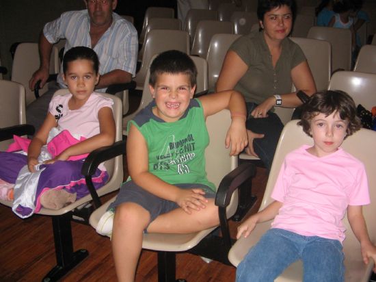 LOS MÁS PEQUEÑOS SE DIVIERTEN CON LA PUESTA EN ESCENA DE LA OBRA DE TEATRO INFANTIL “UNA LECCIÓN ANIMAL”, Foto 2