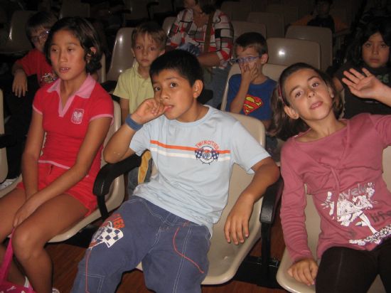 LOS MÁS PEQUEÑOS SE DIVIERTEN CON LA PUESTA EN ESCENA DE LA OBRA DE TEATRO INFANTIL “UNA LECCIÓN ANIMAL”, Foto 4