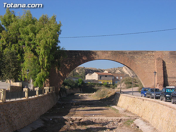 EL AYUNTAMIENTO COMIENZA LAS OBRAS DE RESTAURACIÓN DEL ARCO GRANDE DE LA RAMBLA DE LA SANTA , Foto 1