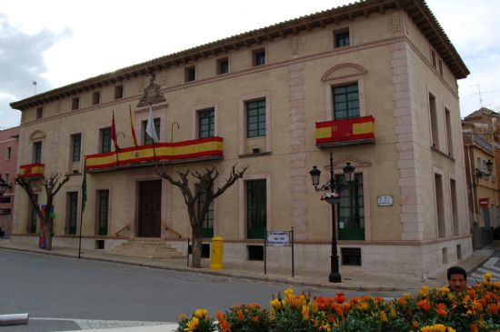 EL AYUNTAMIENTO RECIBE 4.400 EUROS EN TOTAL PARA LAS ACTIVIDADES DE PROMOCIÓN, FOMENTO Y DIFUSIÓN DE PREVENCIÓN DE RIESGOS LABORALES DE LA CAMPAÑA CRECE EN SEGURIDAD 2007, Foto 1