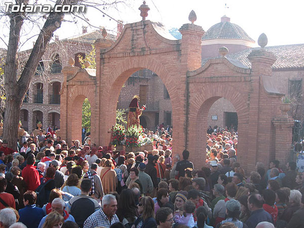 LA PATRONA DE TOTANA REGRESA A SU SANTUARIO EN ROMERÍA DESPUÉS DE LAS FIESTAS ACOMPAÑADA POR CERCA DE 12.000 PERSONAS, Foto 1